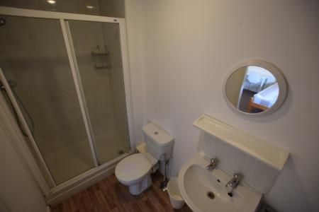 6 bedroom Semi-detached house to let in West Cotton Close, Far Cotton, Northampton, NN4