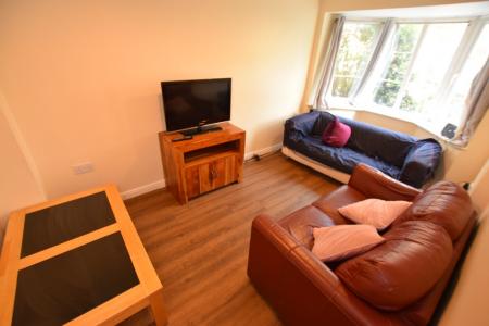 6 bedroom Semi-detached house to let in West Cotton Close, Far Cotton, Northampton, NN4