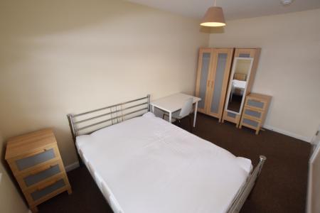 6 bedroom Semi-detached house to let in West Cotton Close, Far Cotton, Northampton, NN4