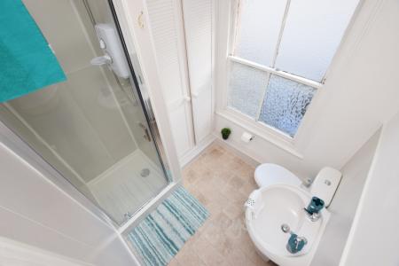 5 bedroom Terraced House to let in Adams Avenue, Abington, Northampton, NN1