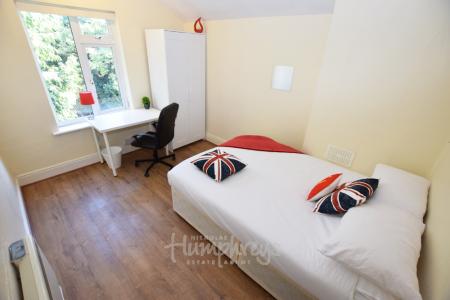 5 bedroom Terraced House to let in Adams Avenue, Abington, Northampton, NN1