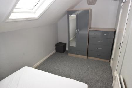 6 bedroom Terraced House to let in Adams Avenue, Abington, Northampton, NN1