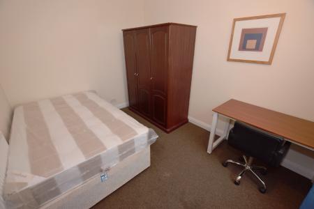 4 bedroom Terraced House to let in Perry Street, Abington, Northampton, NN1