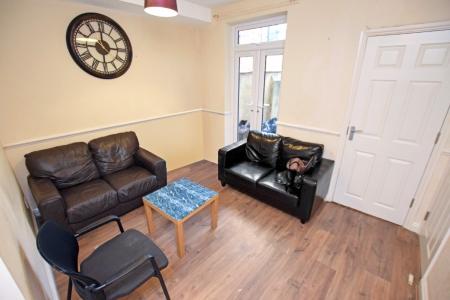4 bedroom Terraced House to let in Perry Street, Abington, Northampton, NN1