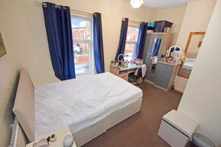 4 bedroom Terraced House to let in Perry Street, Abington, Northampton, NN1