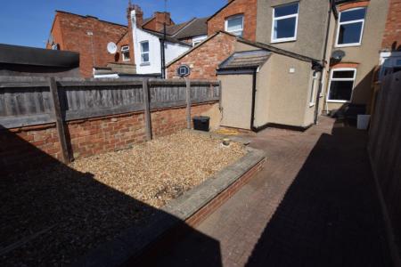 4 bedroom Terraced House to let in Perry Street, Abington, Northampton, NN1