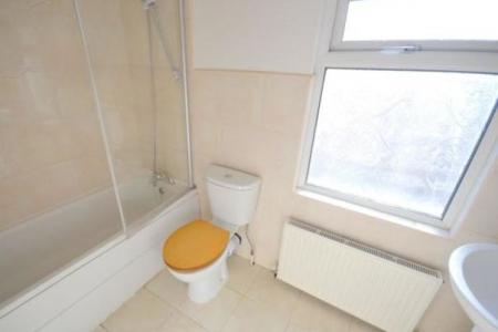5 bedroom Semi-detached house to let in Purser Road, Abington, Northampton, NN1