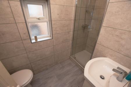 5 bedroom Terraced House to let in Victoria Road, Northampton, NN1