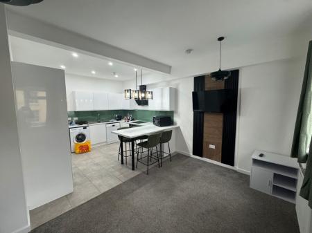 1 bedroom Flat share to let in Bridge Street, Town Centre, Northampton, NN1