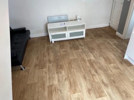 1 bedroom Flat to let in Delapre Street, Far Cotton, Northampton, NN4