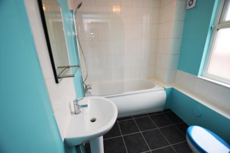 1 bedroom Flat to let in Delapre Street, Far Cotton, Northampton, NN4