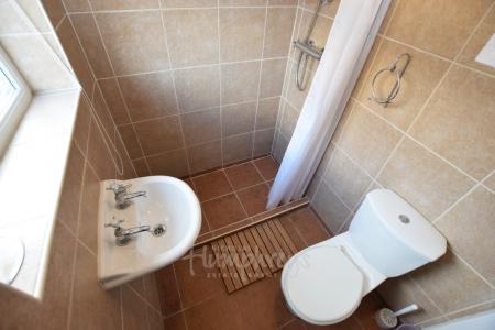 5 bedroom House share to let in Langdale Road, Northampton, NN2