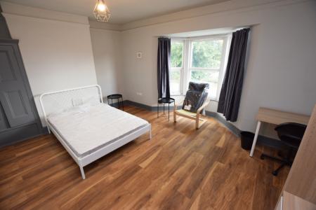 6 bedroom Terraced House to let in Victoria Promenade, Northampton, NN1