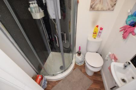 5 bedroom Semi-detached house to let in Friars Avenue, Far Cotton, Northampton, NN4