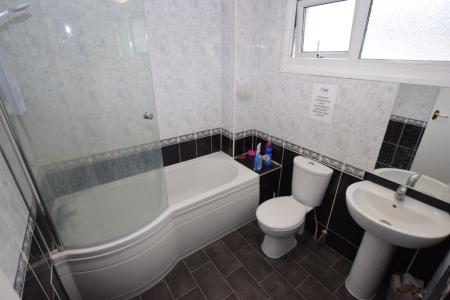 1 bedroom House share to let in Greatmeadow, Northampton, NN3