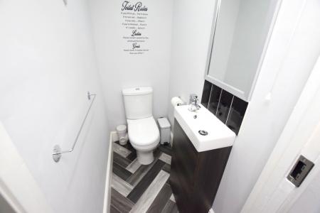 6 bedroom Terraced House for sale in Burns Street, Abington, Northampton, NN1