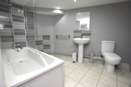 6 bedroom Terraced House for sale in Burns Street, Abington, Northampton, NN1