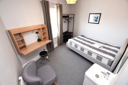 6 bedroom Terraced House for sale in Burns Street, Abington, Northampton, NN1