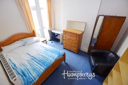 5 bedroom Terraced House to let in Beaconsfield Terrace, Northampton, NN1