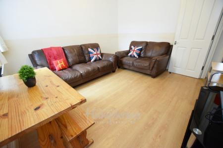 4 bedroom Terraced House to let in Colwyn Road, Abington, Northampton, NN1