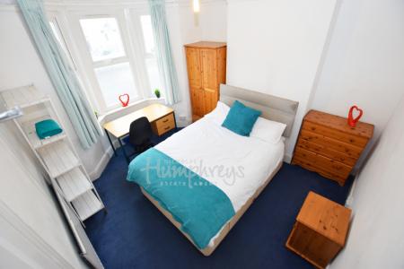 4 bedroom Terraced House to let in Lutterworth Road, Abington, Northampton, NN1