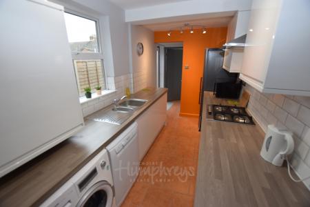 4 bedroom Terraced House to let in Northcote Street, Semilong, Northampton, NN2