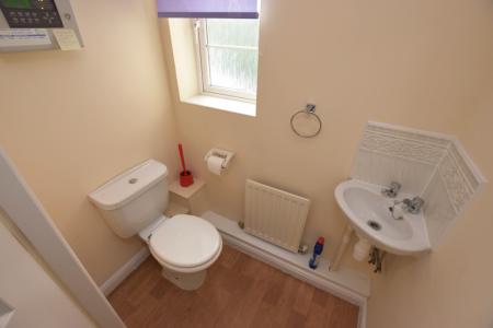 5 bedroom Town house to let in West Cotton Close, Far Cotton, Northampton, NN4