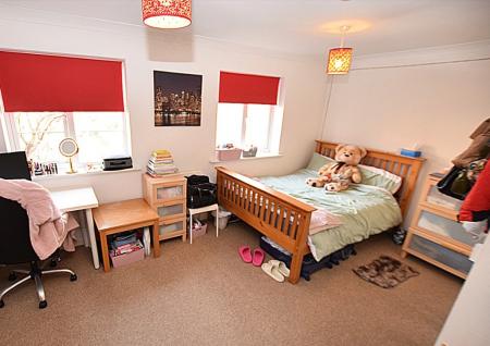 5 bedroom Town house to let in West Cotton Close, Far Cotton, Northampton, NN4