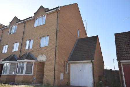 6 bedroom Semi-detached house to let in West Cotton Close, Far Cotton, Northampton, NN4