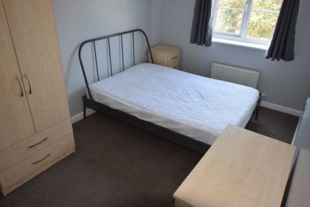 6 bedroom Semi-detached house to let in West Cotton Close, Far Cotton, Northampton, NN4