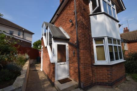 London Road, Far Cotton, Northampton, NN4