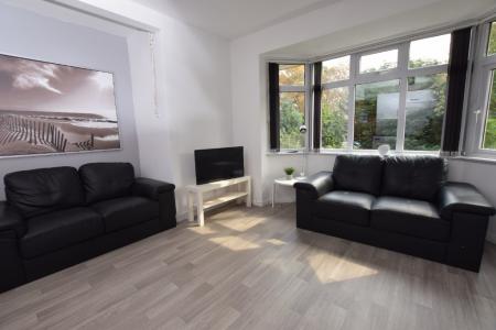 3 bedroom Flat to let in London Road, Far Cotton, Northampton, NN4