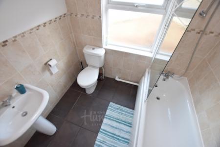 4 bedroom Terraced House to let in Oakley Street, Northampton, NN1