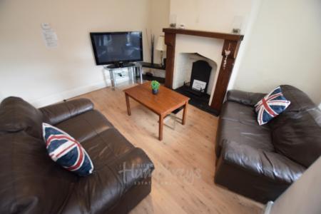 4 bedroom Terraced House to let in Oakley Street, Northampton, NN1