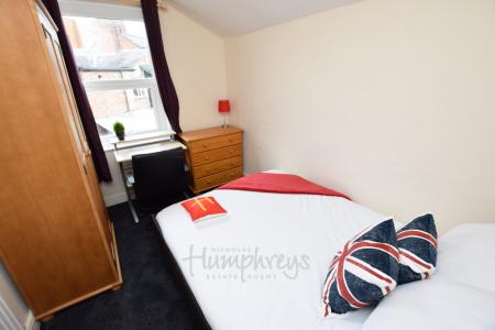 4 bedroom House share to let in Artizan Road, Abington, Northampton, NN1