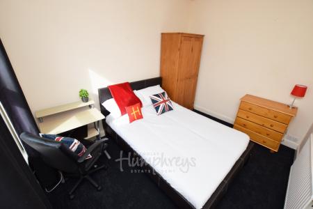 4 bedroom House share to let in Artizan Road, Abington, Northampton, NN1