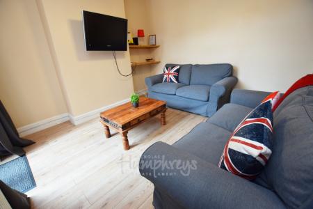 4 bedroom House share to let in Artizan Road, Abington, Northampton, NN1