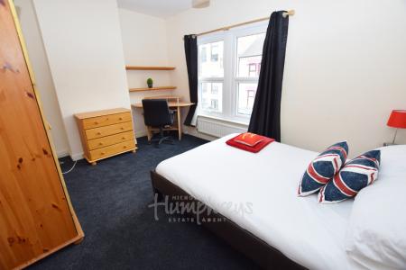 4 bedroom House share to let in Artizan Road, Abington, Northampton, NN1