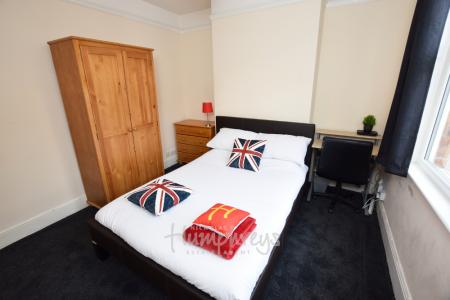 4 bedroom House share to let in Artizan Road, Abington, Northampton, NN1