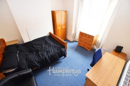 1 bedroom Terraced House to let in Beaconsfield Terrace, Northampton, NN1