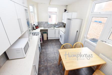 1 bedroom Terraced House to let in Beaconsfield Terrace, Northampton, NN1