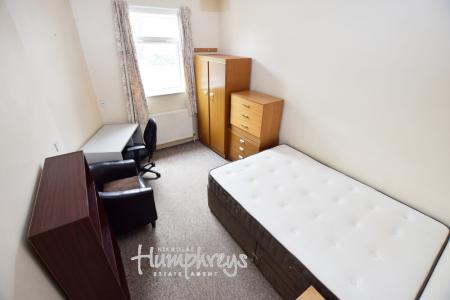 1 bedroom Terraced House to let in Beaconsfield Terrace, Northampton, NN1