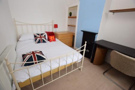 4 bedroom Terraced House for sale in Clarke Road, Abington, Northampton, NN1