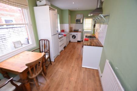4 bedroom Terraced House for sale in Clarke Road, Abington, Northampton, NN1