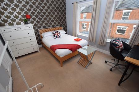 4 bedroom Terraced House for sale in Clarke Road, Abington, Northampton, NN1