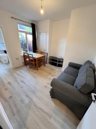 1 bedroom Terraced House to let in Pytchley Street, Northampton, NN1