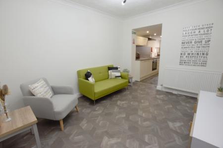 1 bedroom Terraced House to let in Denmark Road, Northampton, NN1