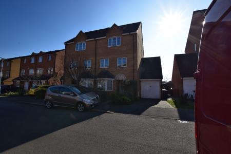 1 bedroom House share to let in West Cotton Close, Far Cotton, Northampton, NN4