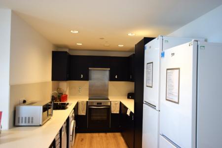 1 bedroom Flat share to let in Kettering Road, Town Centre, Northampton, NN1