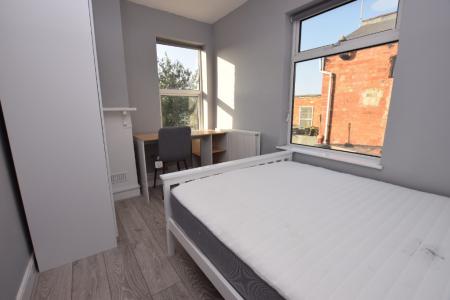 Overstone Road, Northampton, NN1